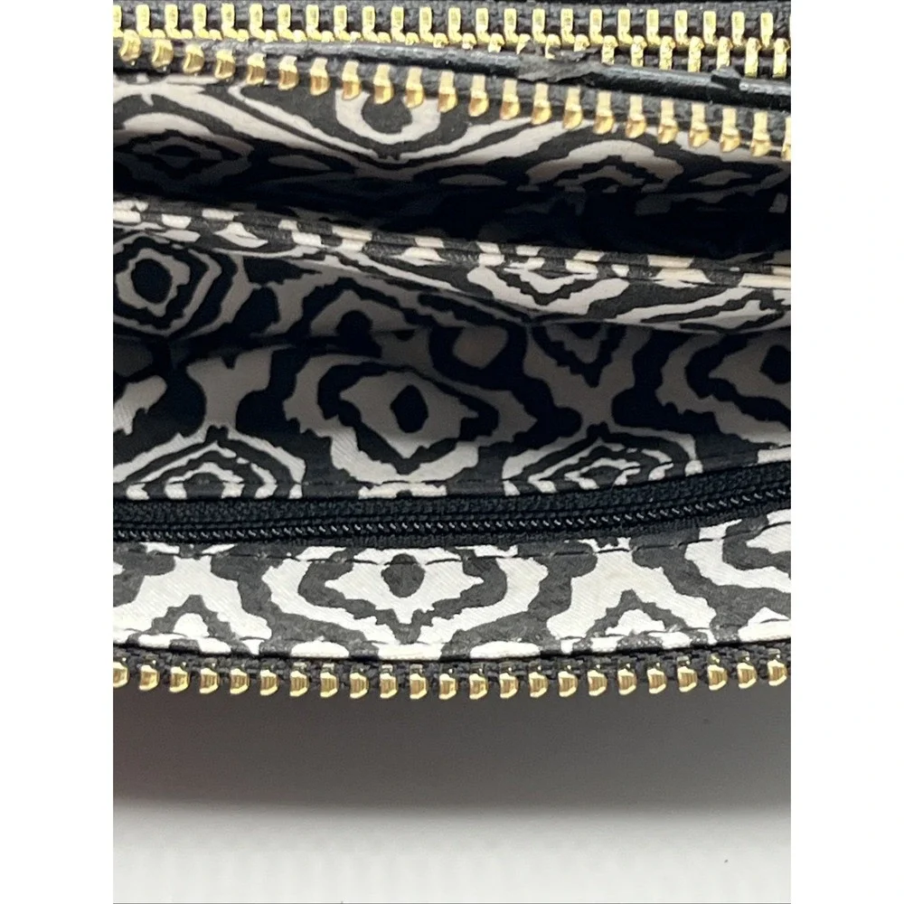 Steve Madden Black Faux Leather Wristlet Pouch Purse Handbag‎ Used